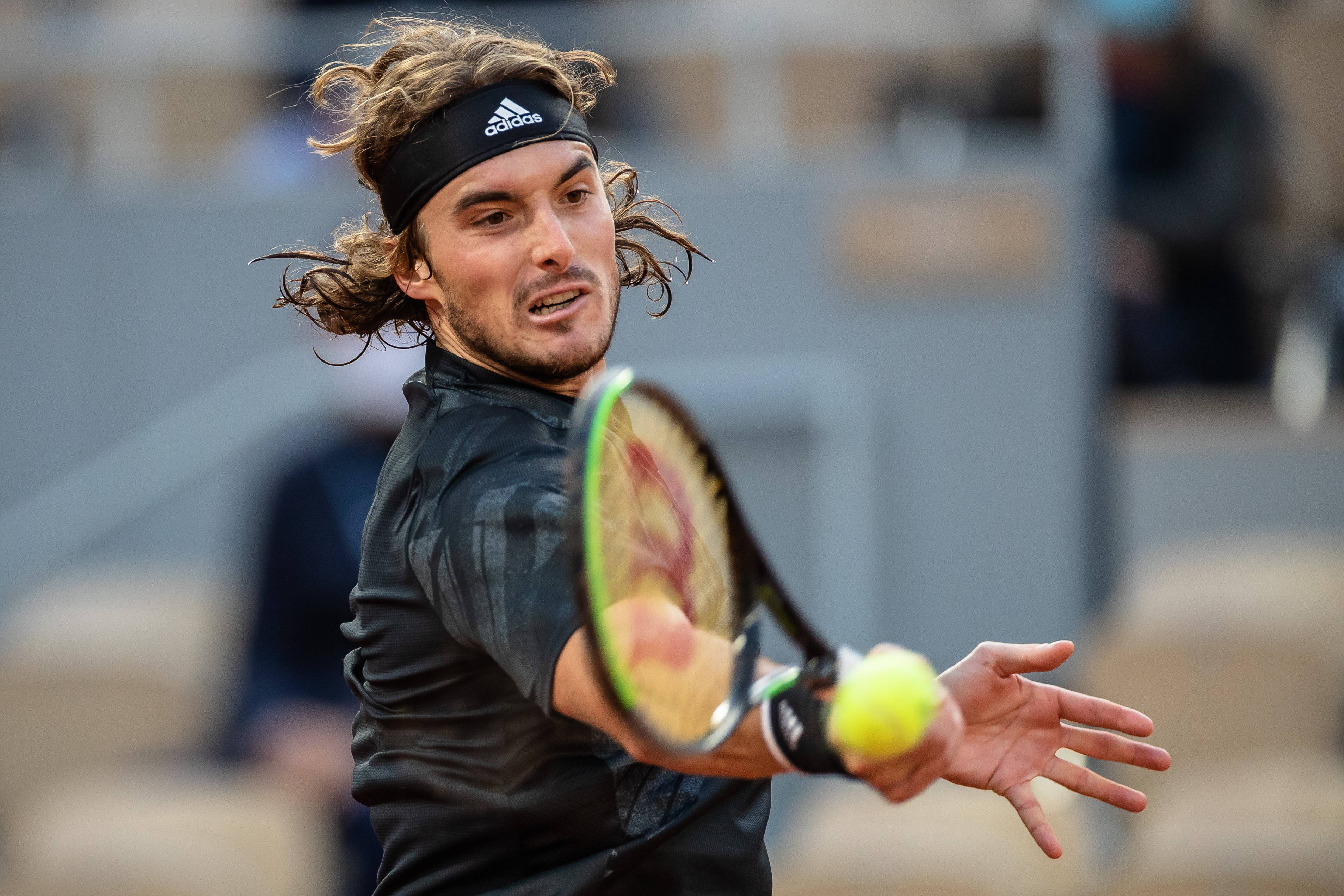 开云APP-西班牙网球队绝地反击法国网球队,西西帕斯爆发神勇的简单介绍