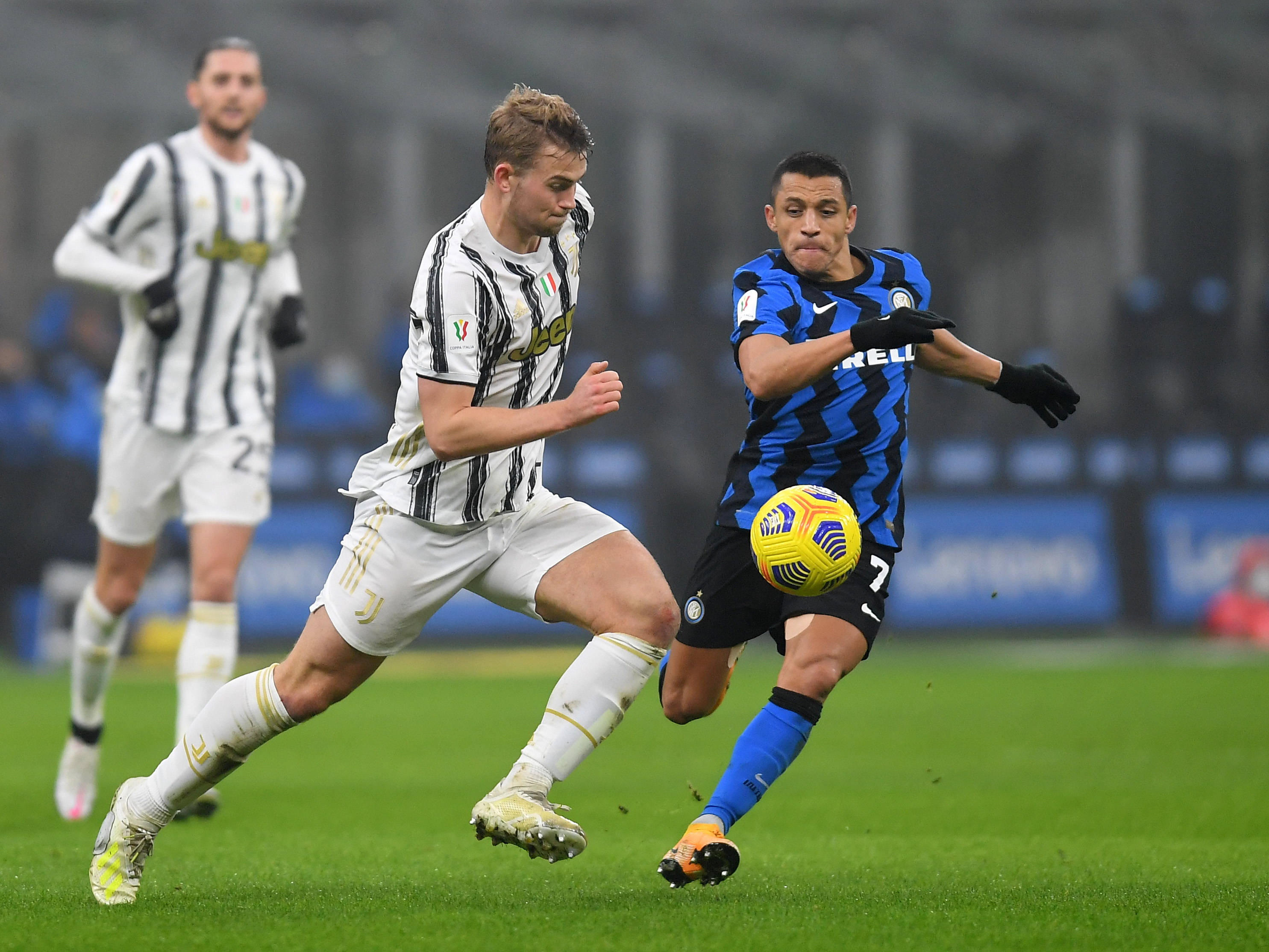 关于国际米兰轻取罗马,德利赫特高光表现的信息 关于国际米兰轻取罗马,德利赫特高光表现的信息