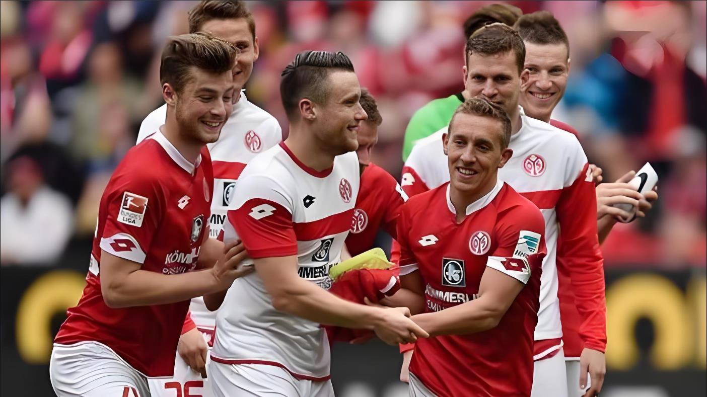 开云体育登录-门兴格拉德巴赫战斗力强劲!角逐托特纳姆热刺的简单介绍