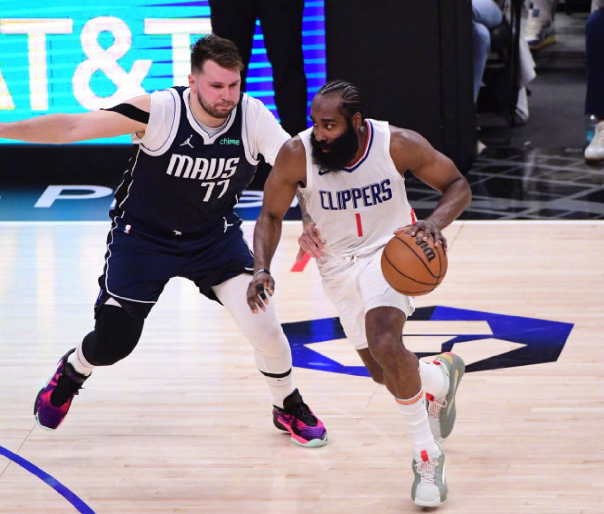 开云平台-关于独行侠vs活塞:莱昂纳德30+10,活塞逆转独行侠的信息