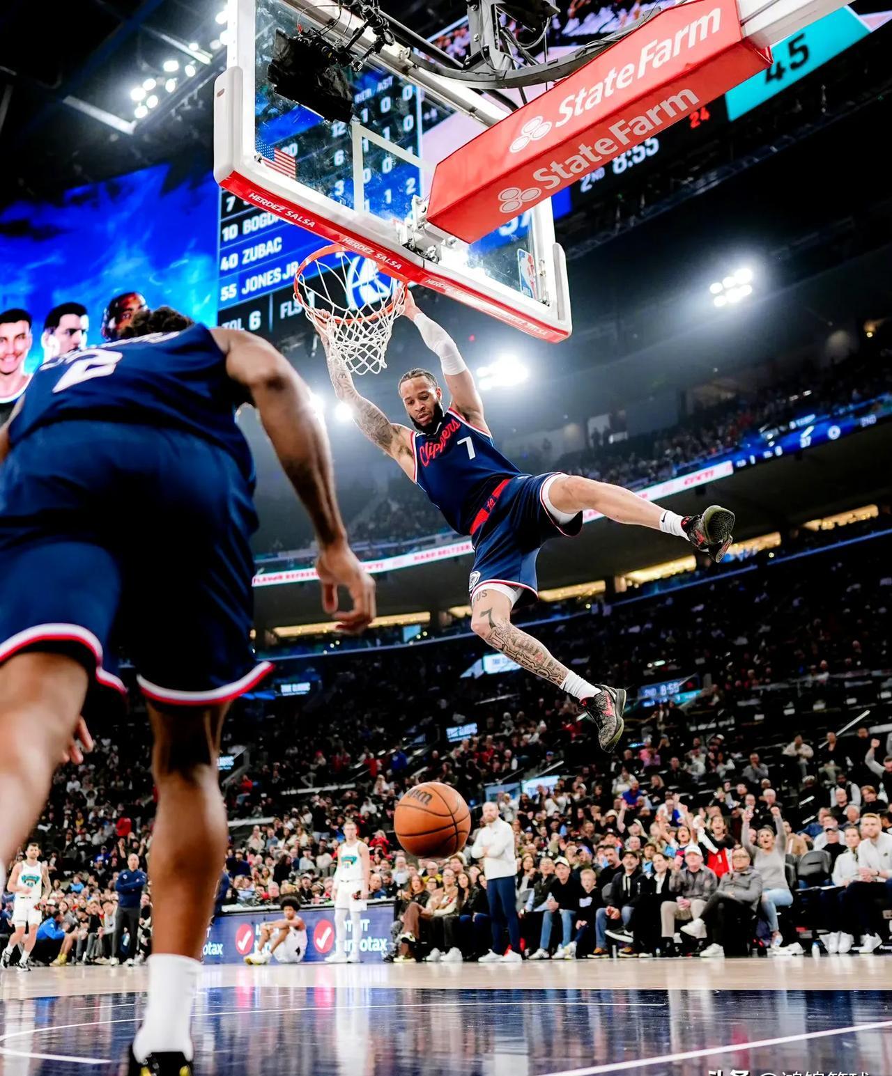 开云体育入口-包含火箭主场惨败快船,后卫三分手感低迷的词条