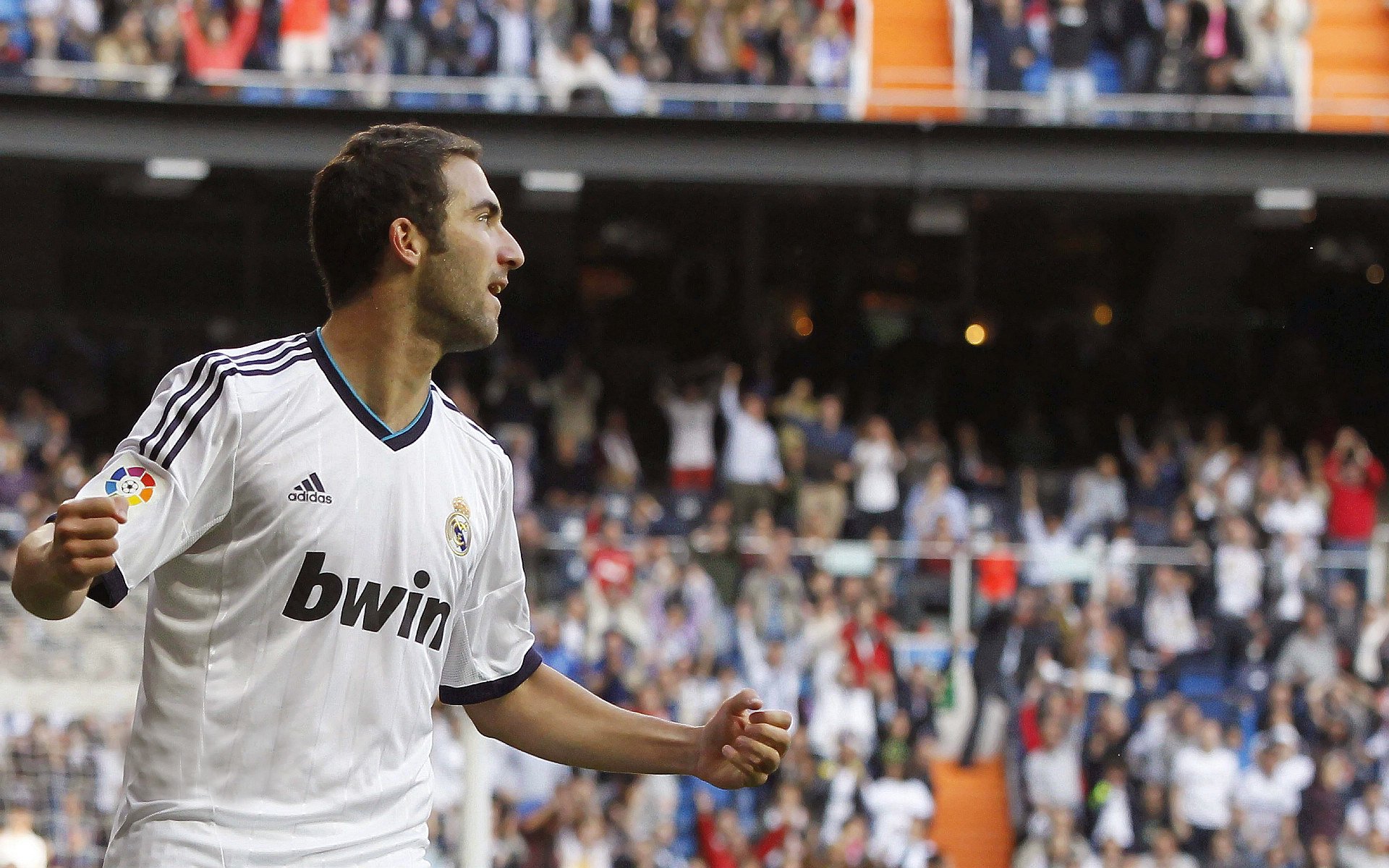 冰岛击败伊朗，楚阿梅尼成为关键先生，一场跨越足球与文化的胜利