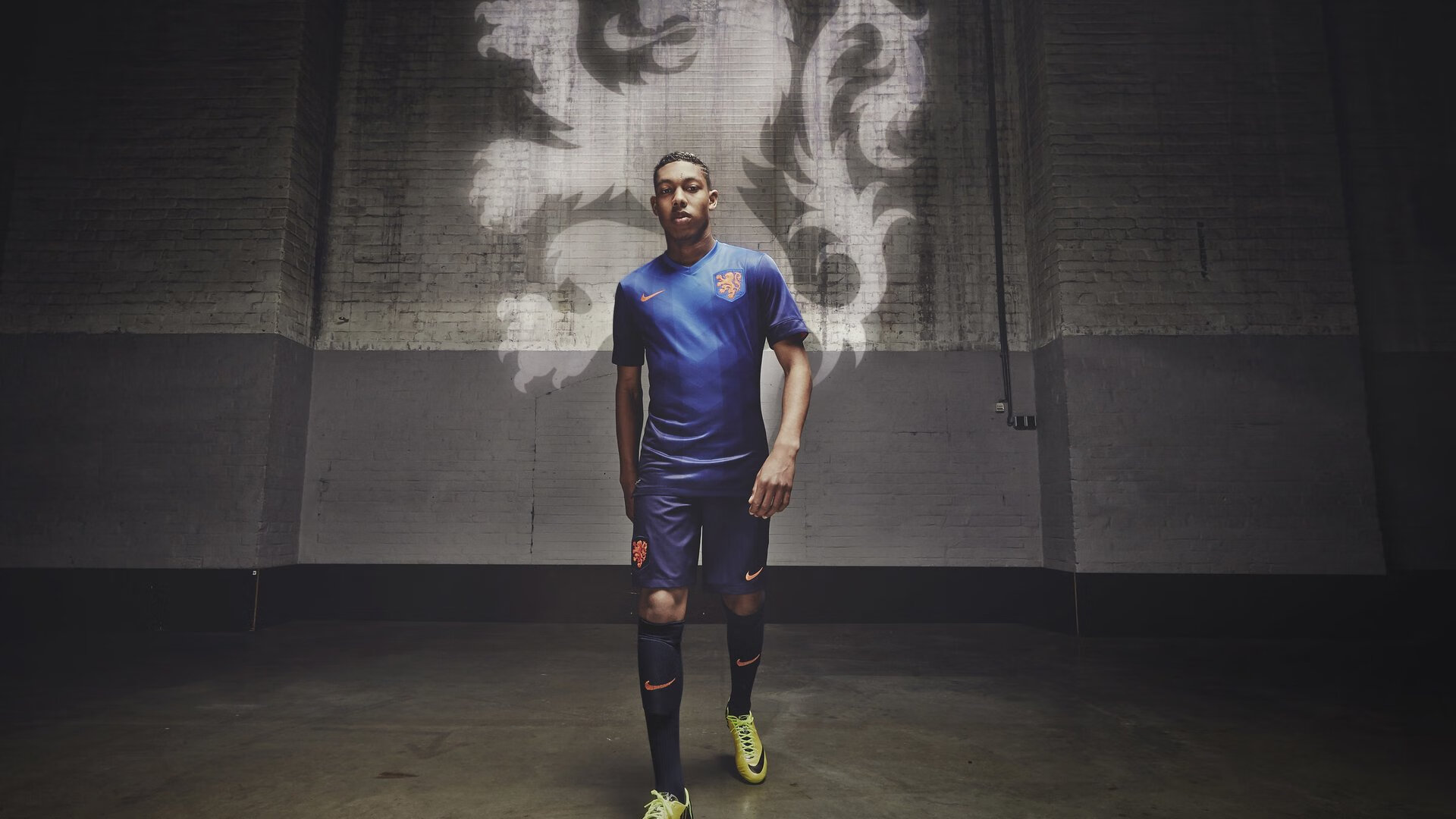 速度与荣耀，F1街道赛焦点战背后的巴拉圭横扫丹麦式启示